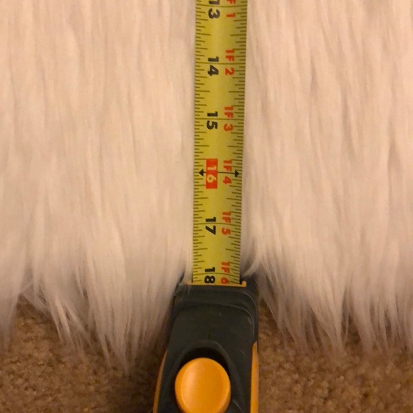 Small faux fur rug. - Picture 3 of 4